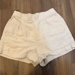 Madewell Linen Blend Elastic Waist Shorts in Light Beige